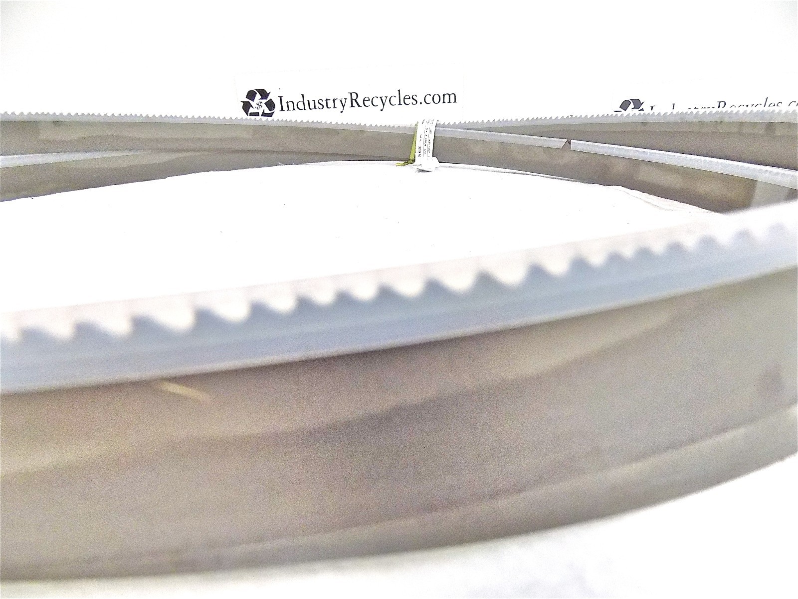 Starrett Cobalt Welded Band Saw Blade 17FT. 6″ L x 1-1/4″ W 20735