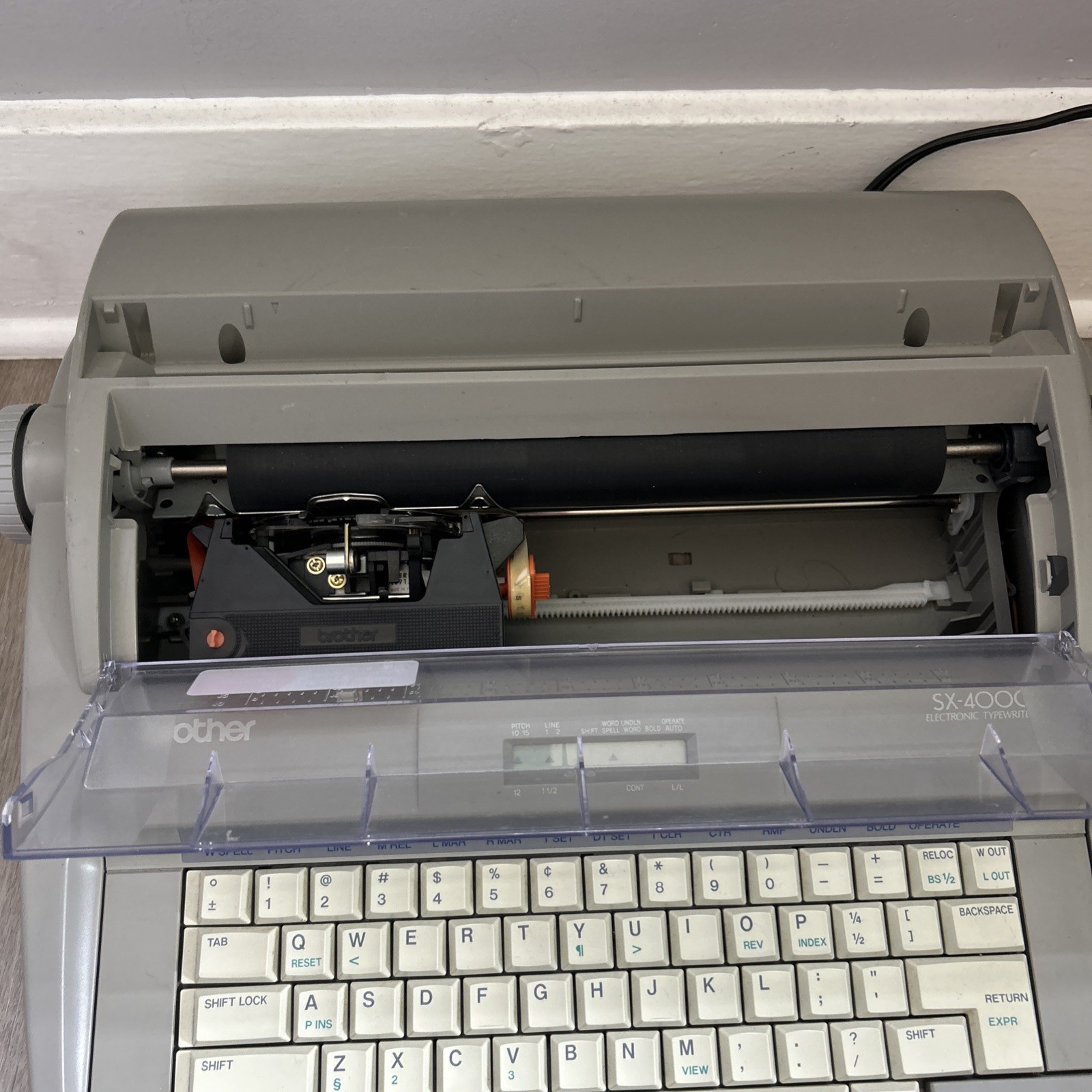 Brother SX-4000 Electronic Typewriter Daisy Wheel w/ LCD Display Tested Works
