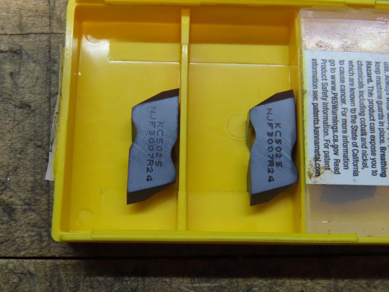 2 New Kennametal NJF3007R24 KC5025 carbide top notch threading insert