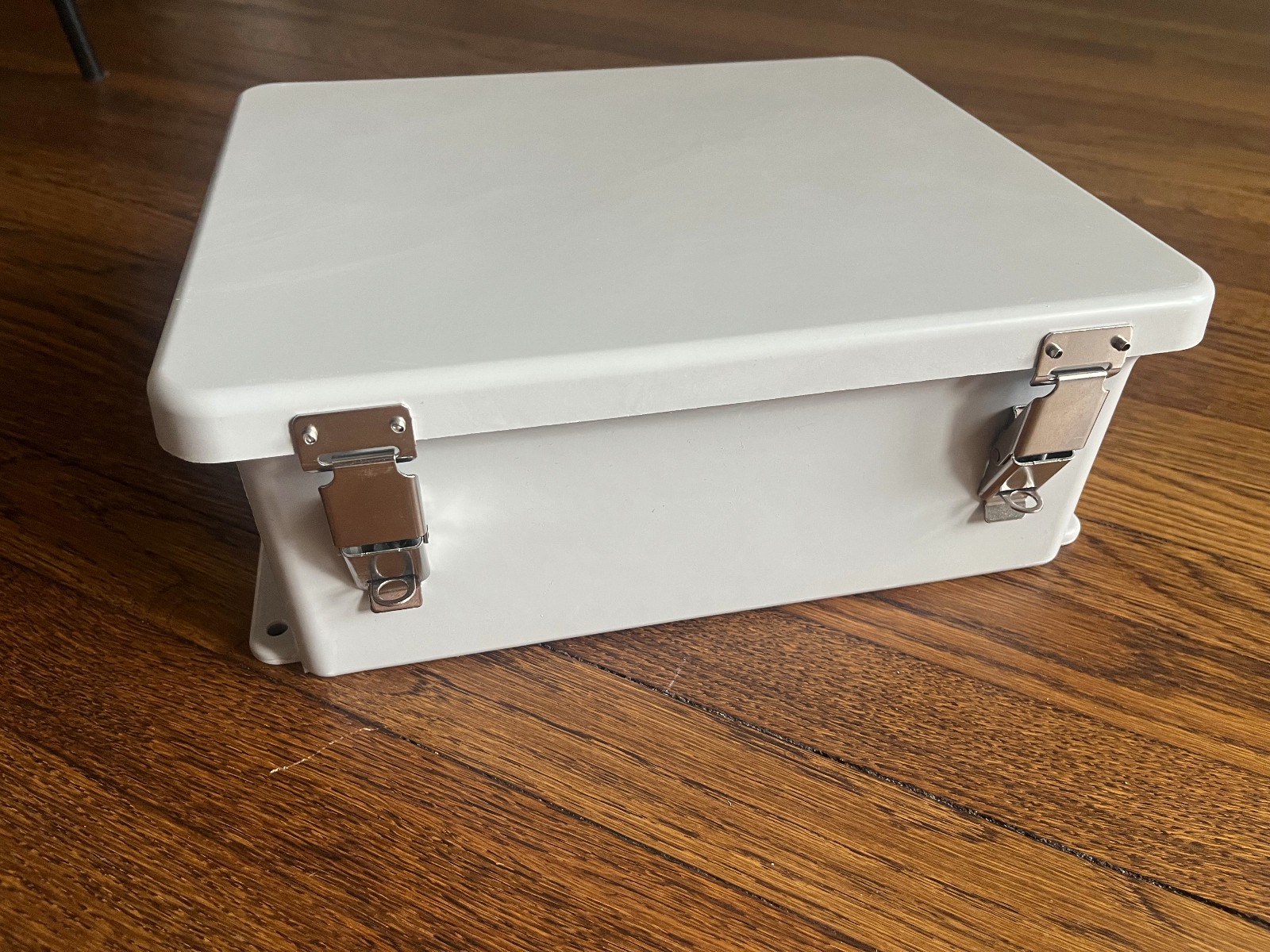 WIEGMANN HW-J121005FCHQRWW Enclosure,12″ H x 5″ D x 10″ W 52XA40 Open Box