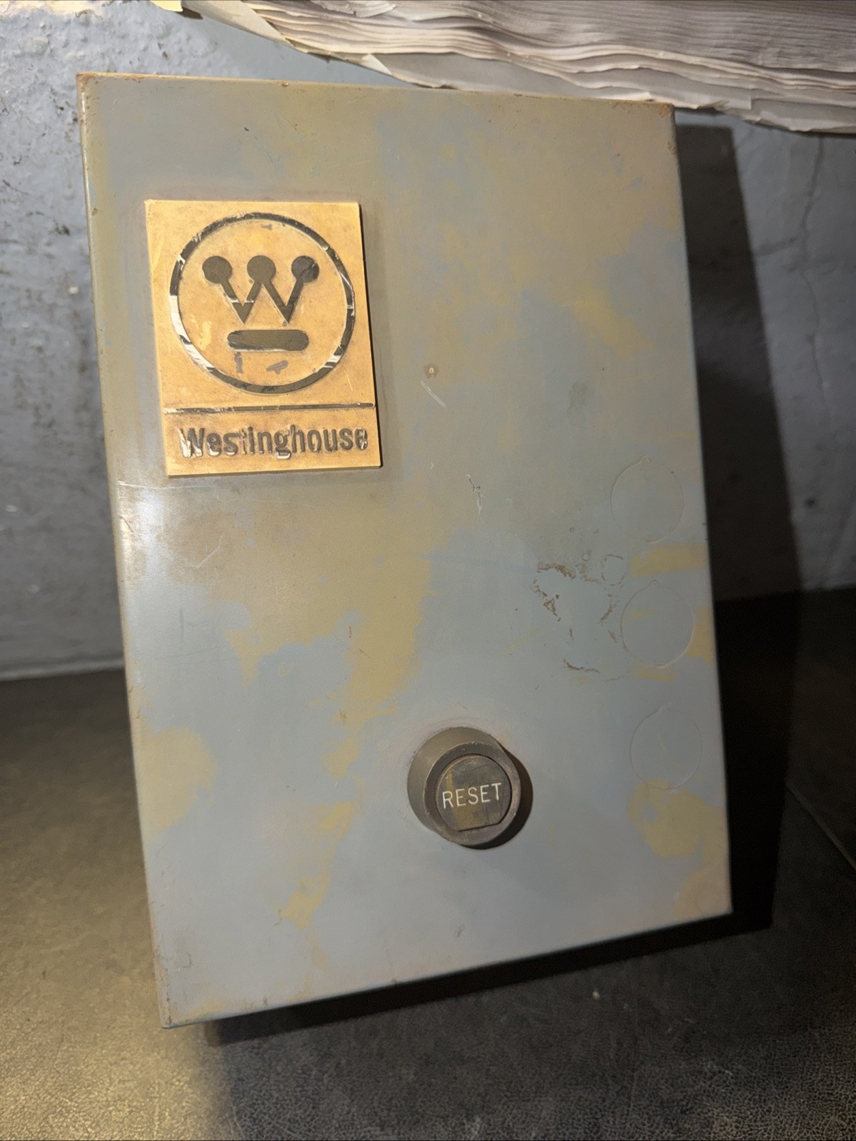 WESTINGHOUSE ENCL SIZE 1 MOTOR STARTER CAT: A200S1CB 3PH 600V 10HP CAT: A200MICB