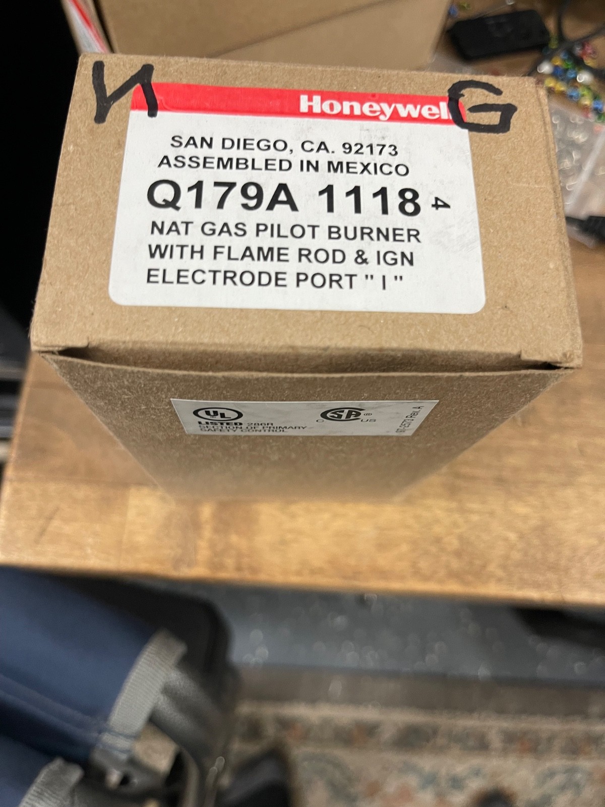 honeywell Q179A 1118 burner pilot with flame rod and electrode