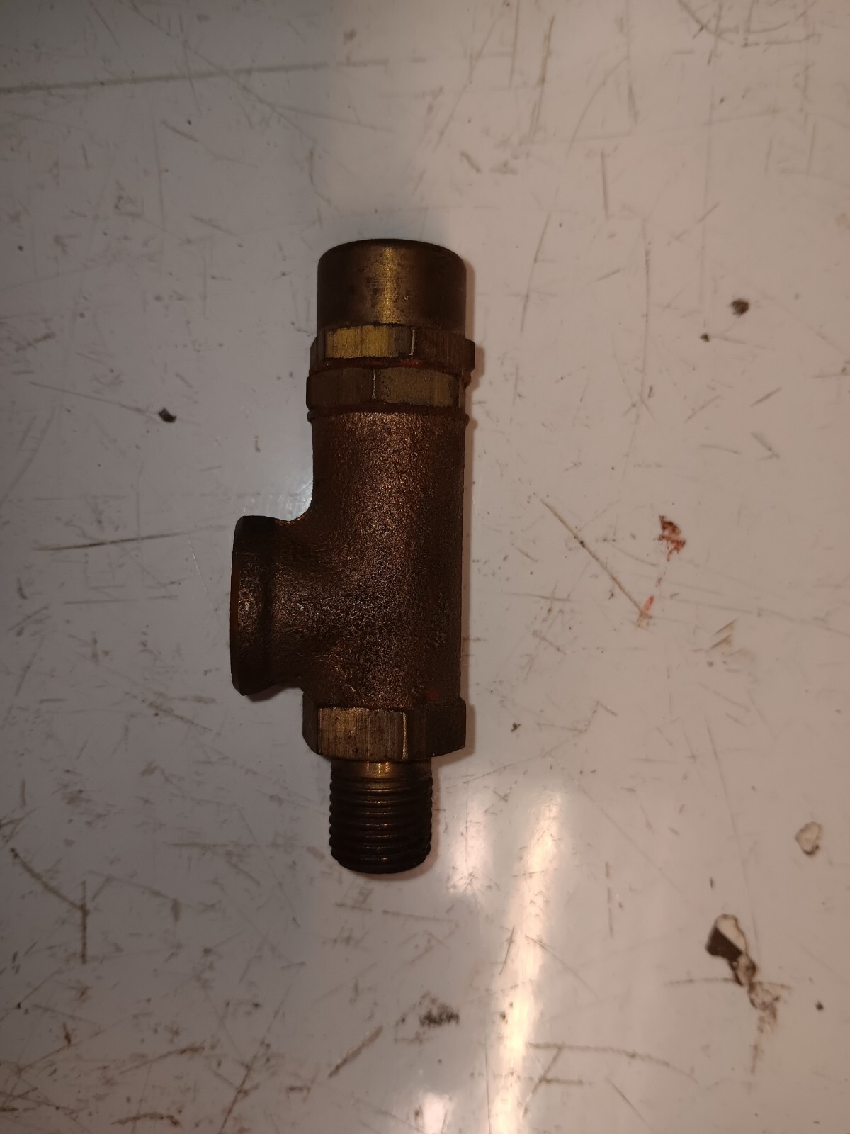 Side Port Pressure Relief Valve 1/4″x1/4″ NPT Safety Valve has 62 on top