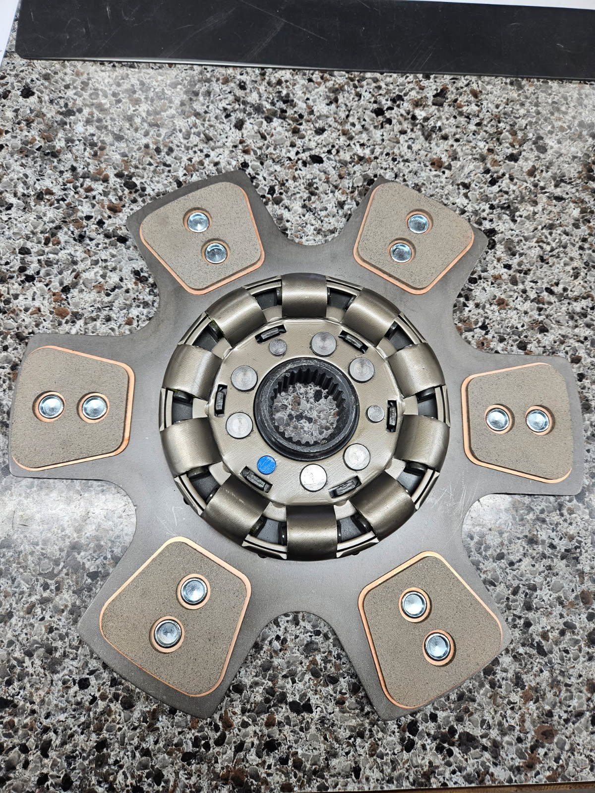 HY-CAPACITY 14″ 6 PAD TRANSMISSION DISC WITH 1-3/4″ 27 SPLINE HUB W3295850