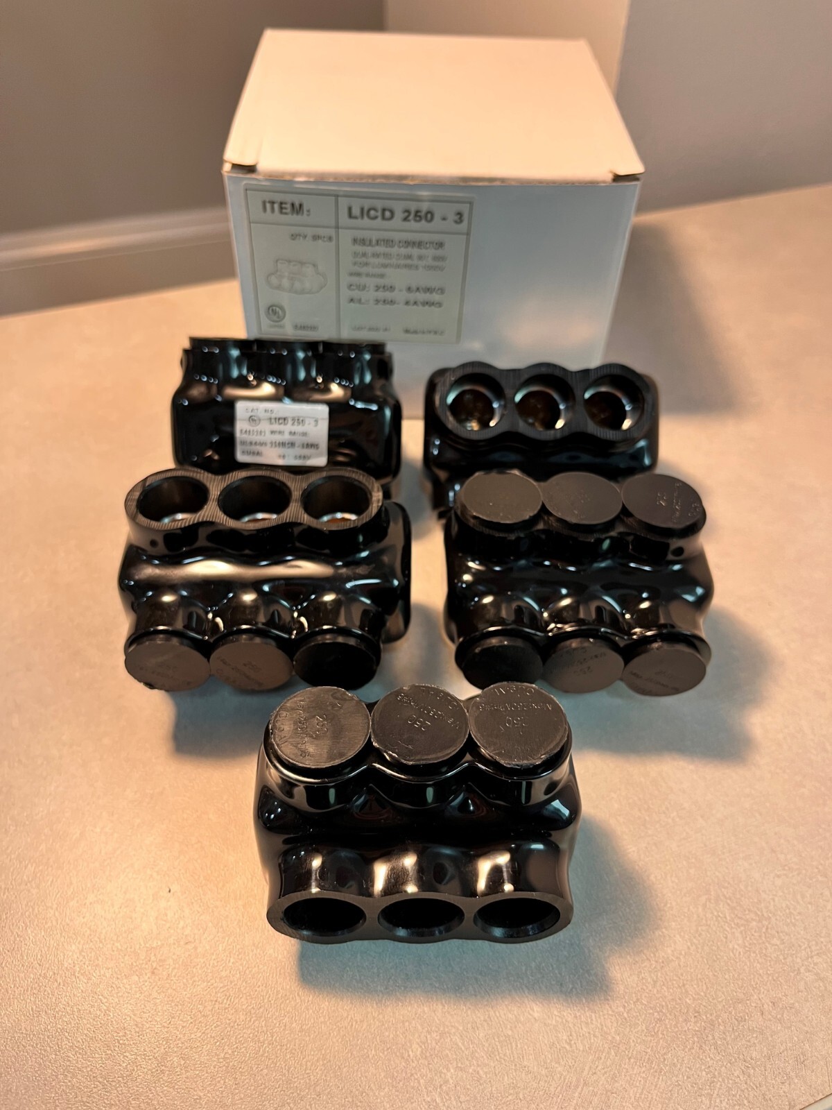 Box of 5; Insulated Multicable Connector; dual entry; 3 port; 250-6 wire range
