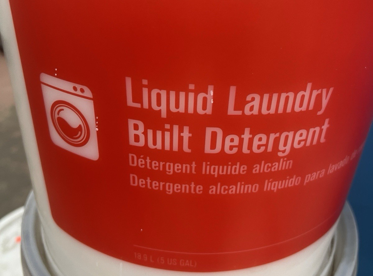 ECOLAB 6101849 Liquid Laundry Built Detergent – 5 Gallons