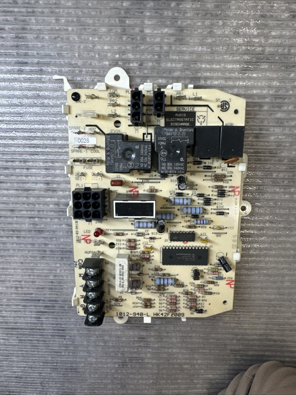 Carrier Bryant 1012-940-L Furnace Control Circuit Board HK42FZ009