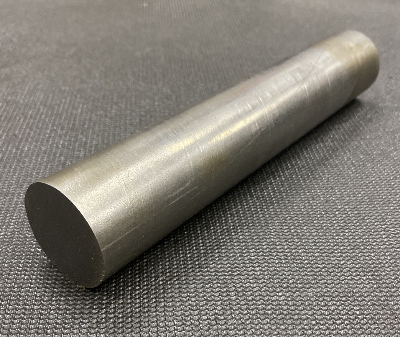 1 1/2″ Diameter 1018 Cold Finished Steel Round Bar Stock – 1.5″ x 8” Length