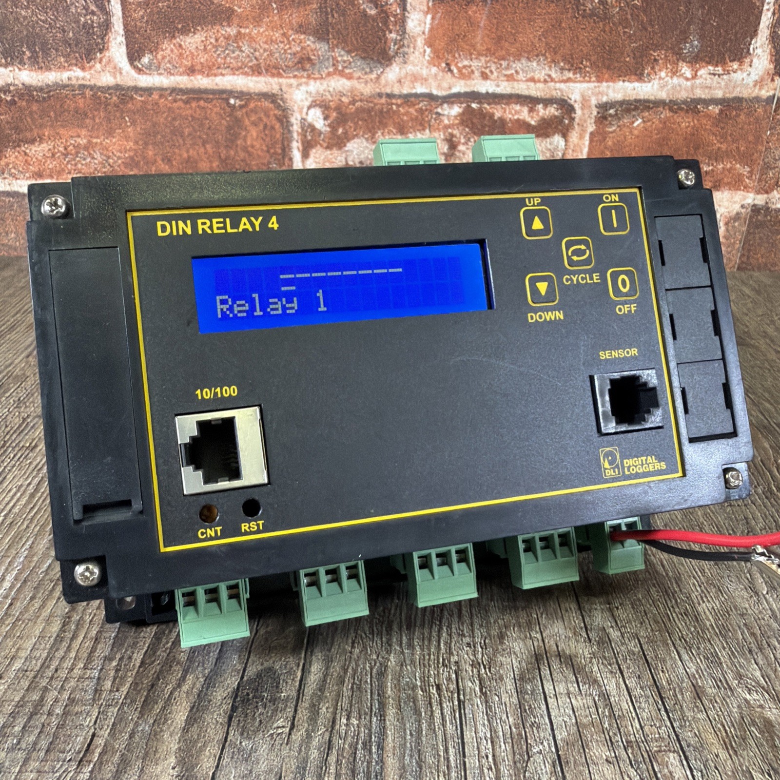 Digital Loggers DIN Relay 4 Ethernet Controller DIN Rail