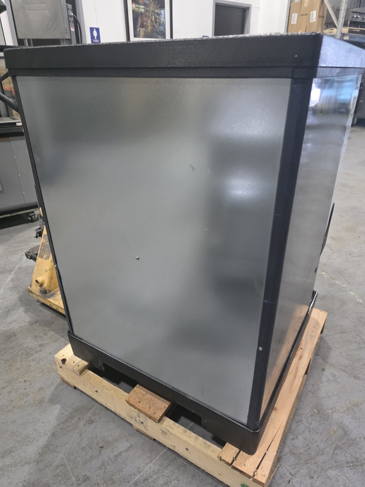 NEW Scotsman IOD250-1 30″ Countertop Ice Dispenser – 250 lb Capacity Nugget Cube