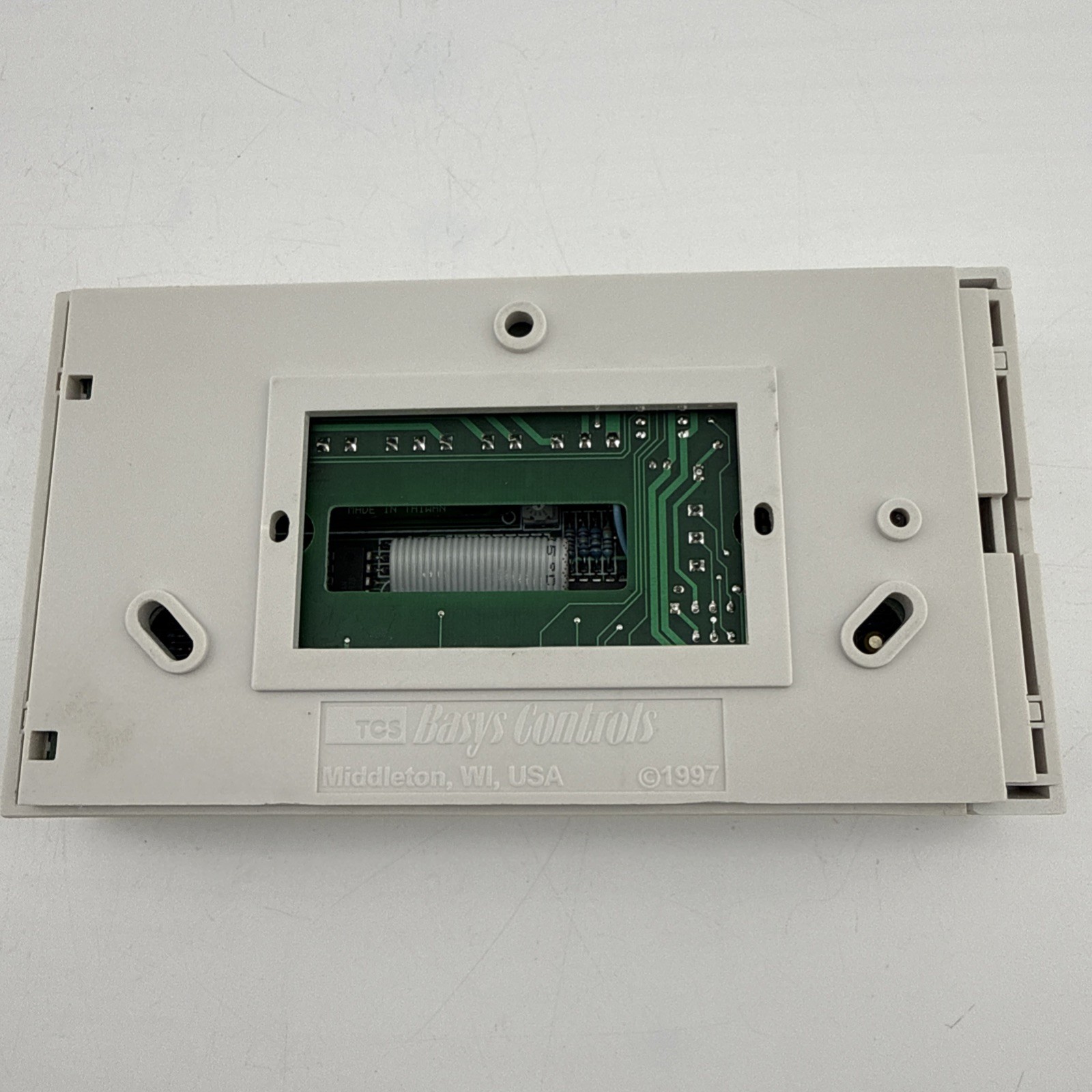 TCS Basys Controls SZ1024N 7 Day Programmable Thermostat