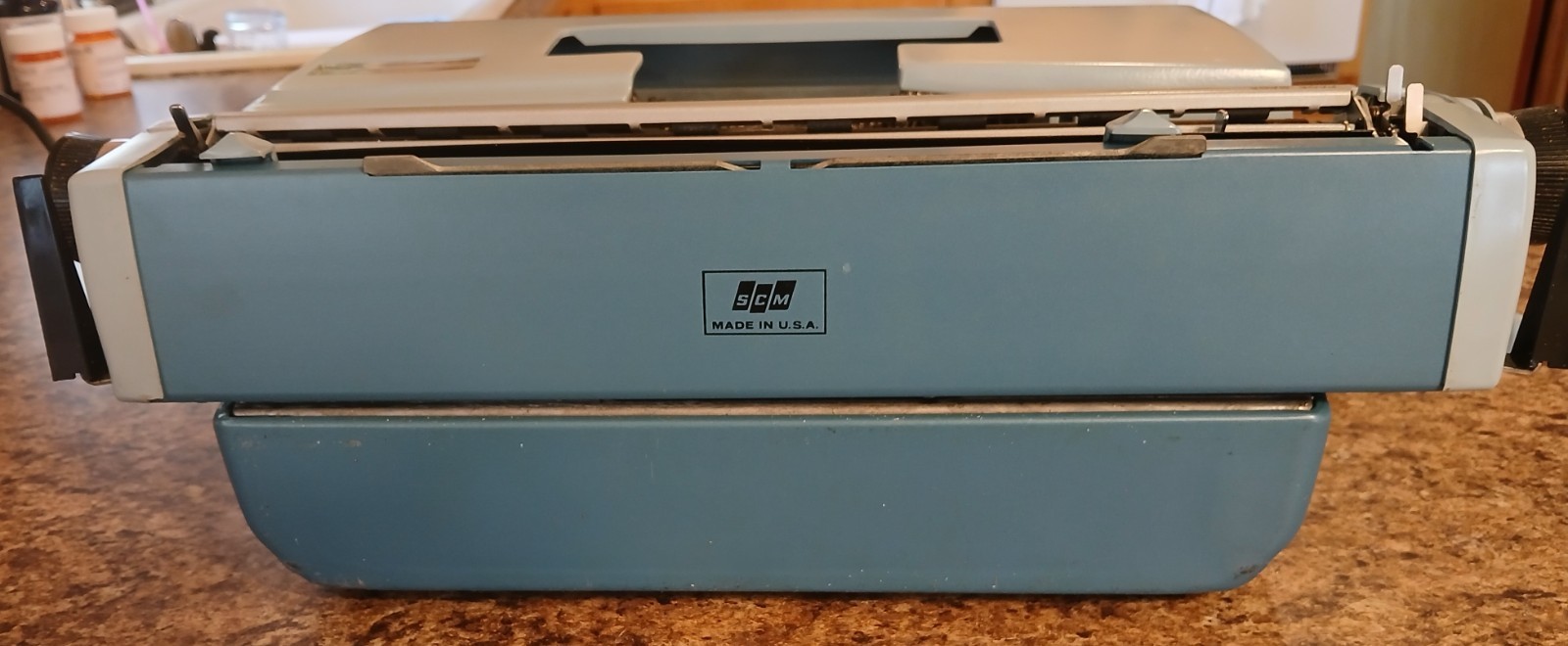 Smith Corona Super 12 Turquoise Blue W/Brown Case Tested with orig booklet