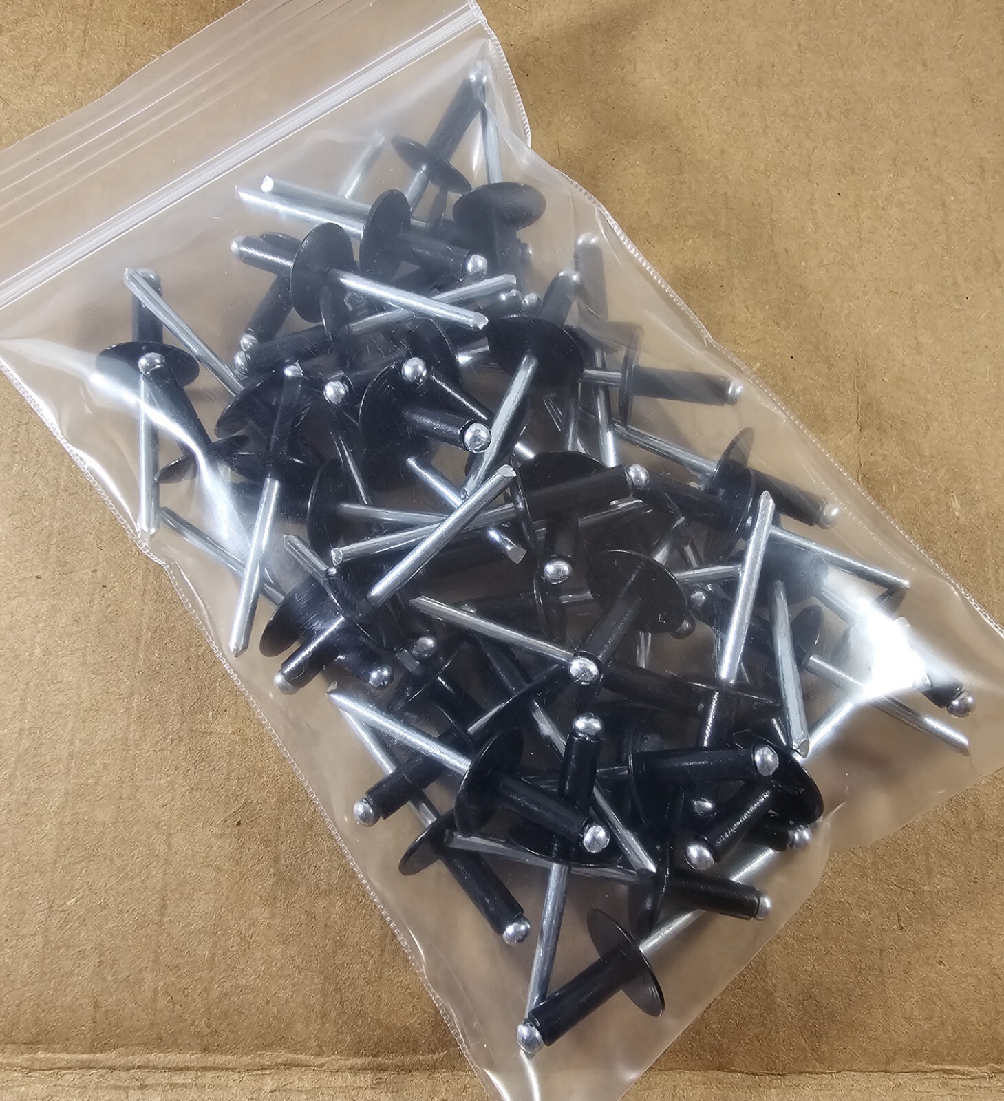 RIVETS 50 PC BLACK Large Flange 3/16″ X 5/8″ Aluminum Head Steel Mandrel Rivet