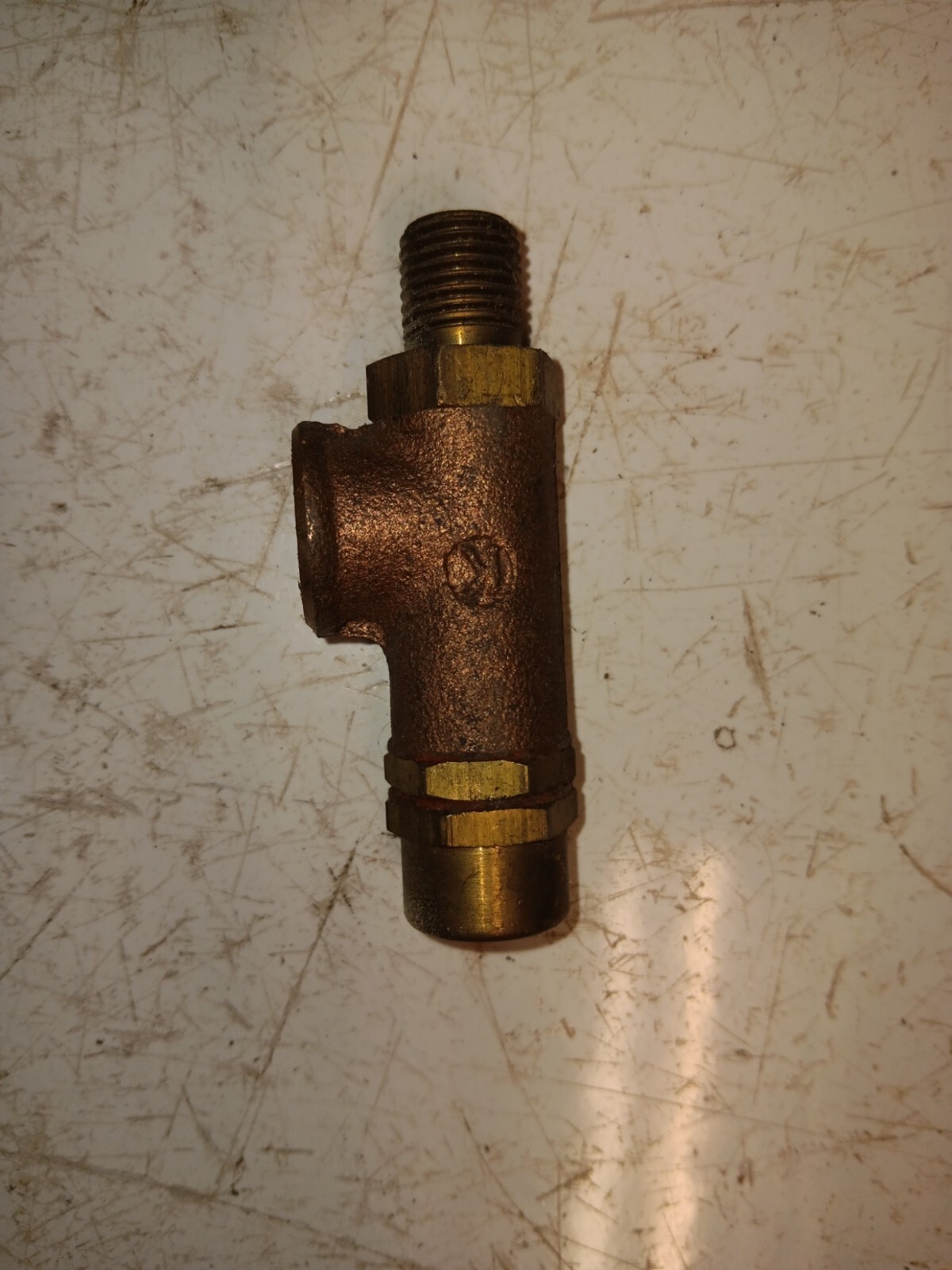 Side Port Pressure Relief Valve 1/4″x1/4″ NPT Safety Valve has 62 on top