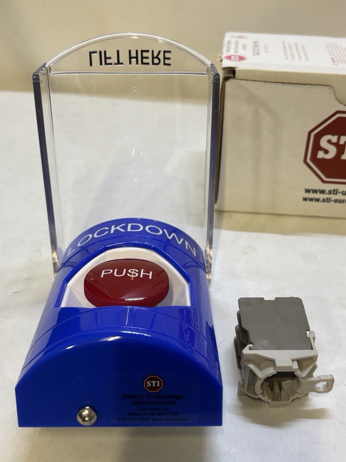 STI Stopper Station Push Turn To Reset Button Emergency SS2421EM-EN BLUE
