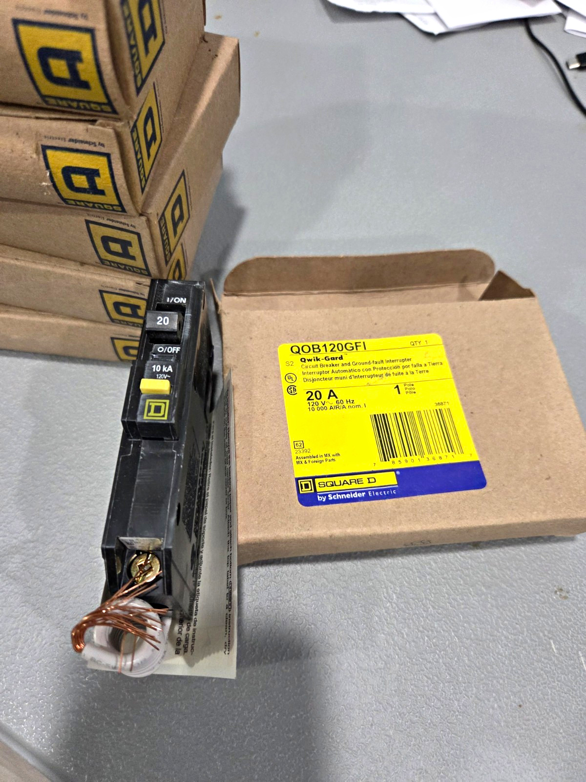 Square D QOB120GFI 20A 1-Pole 120V Bolt-On GFCI (GFI) Circuit Breaker 10k