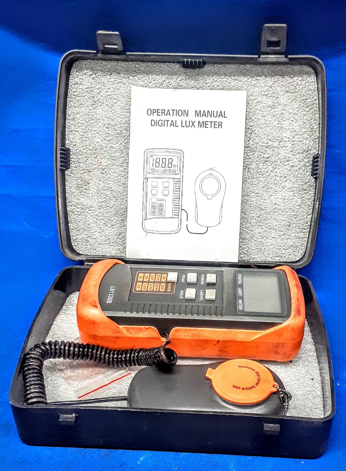 DIGITAL LUX METER W/ CASE & MANUAL LX1330B