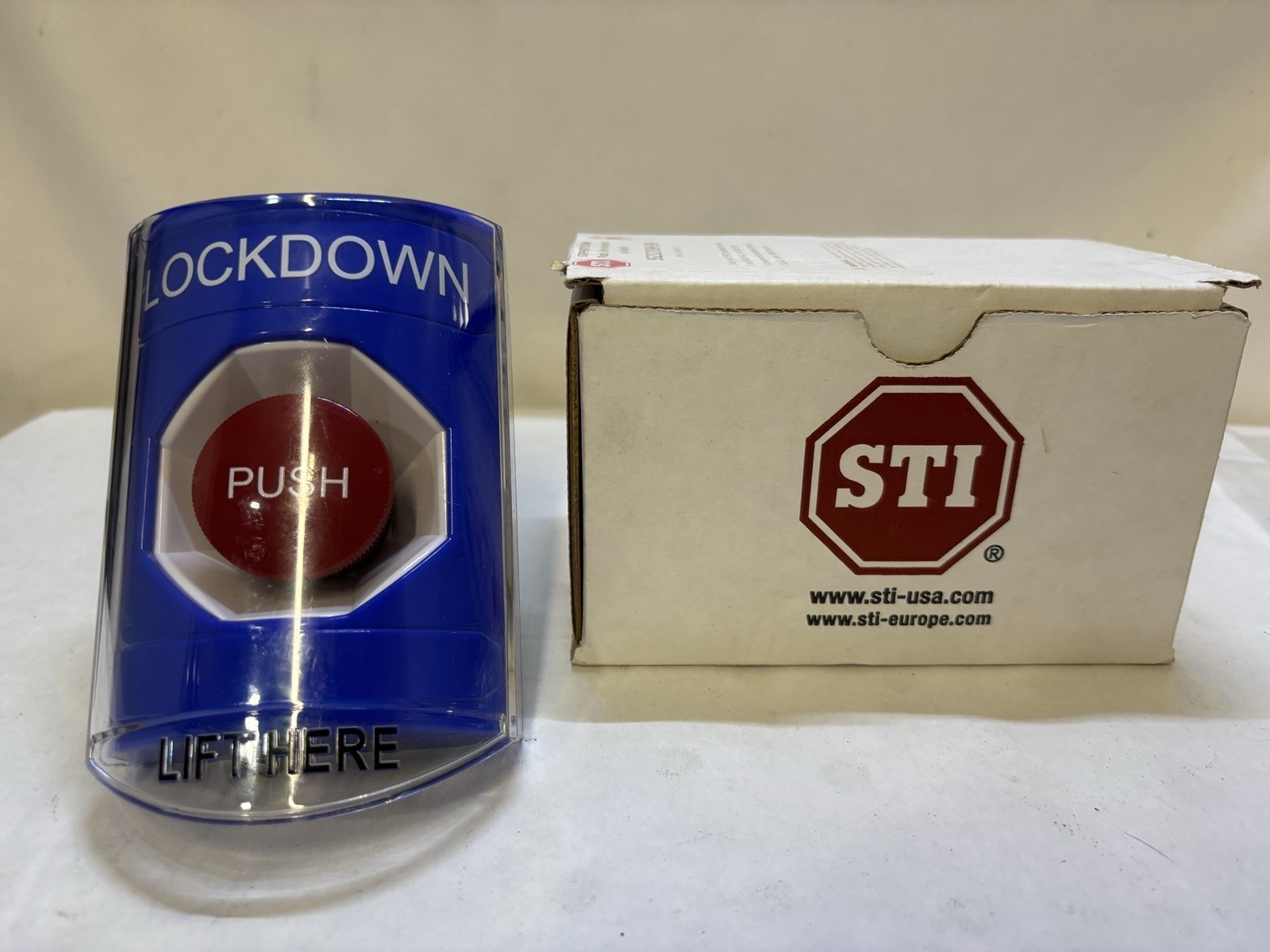 STI Stopper Station Push Turn To Reset Button Emergency SS2421EM-EN BLUE
