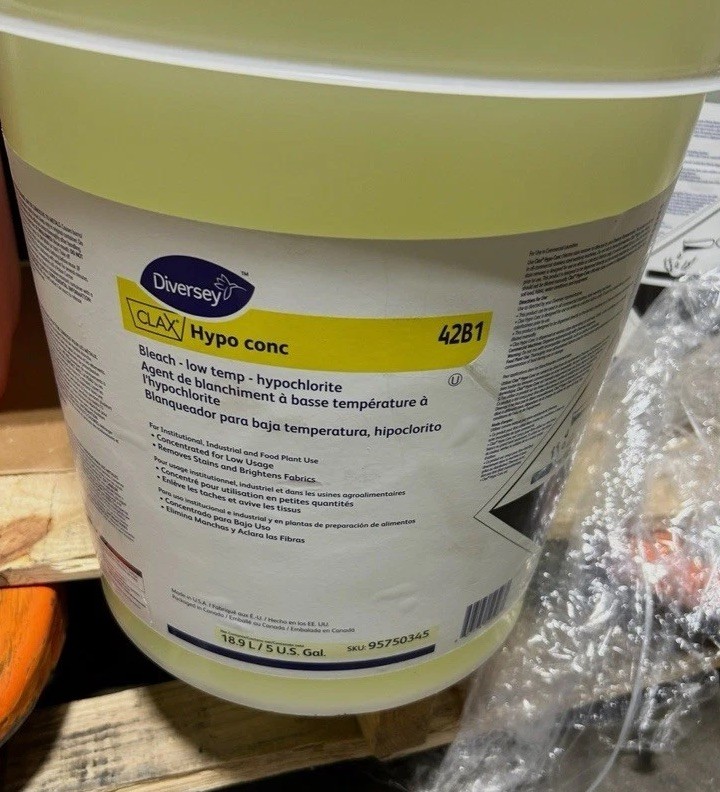 Diversey Clax Hypo Conc Bleach Unscented 5 U.S. gal Fabric 42B1