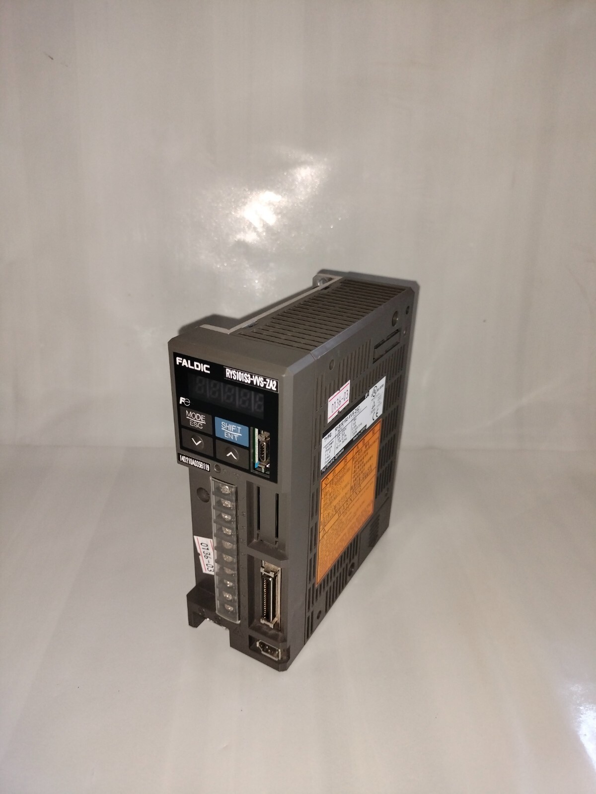 Fuji Electric RYS101S3-VVS-ZA2 RYS101S3VVSZA2 Servo Drive 200-230V 78V 100W