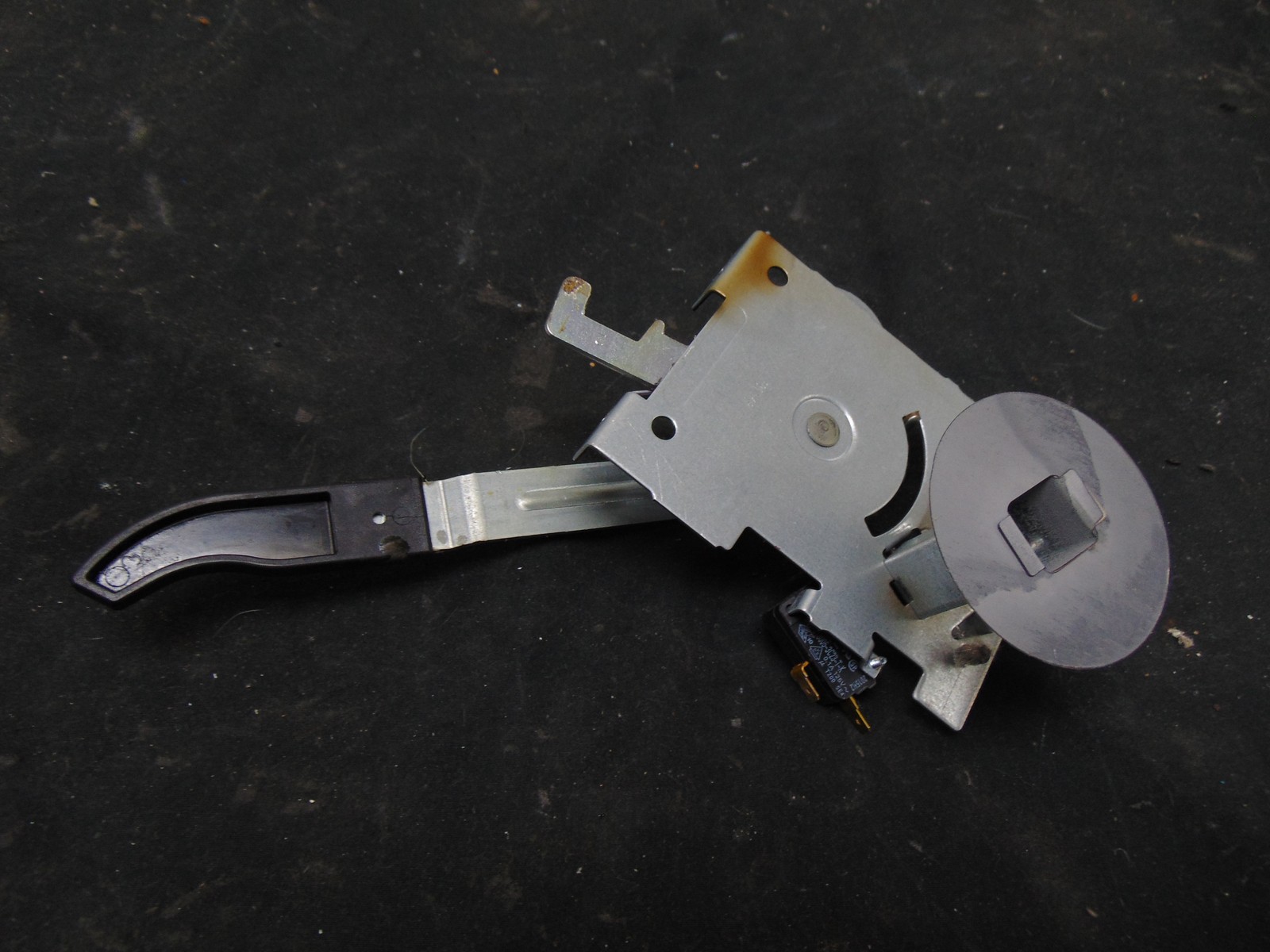 GE Electric Range JB655SK2SS Latch WB14X41386