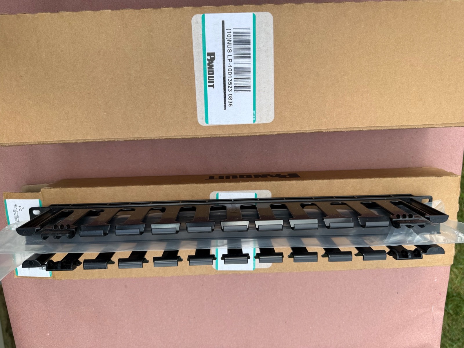 PANDUIT WMPFSE / WMPFSE 1U Wire Management (NEW IN BOX)