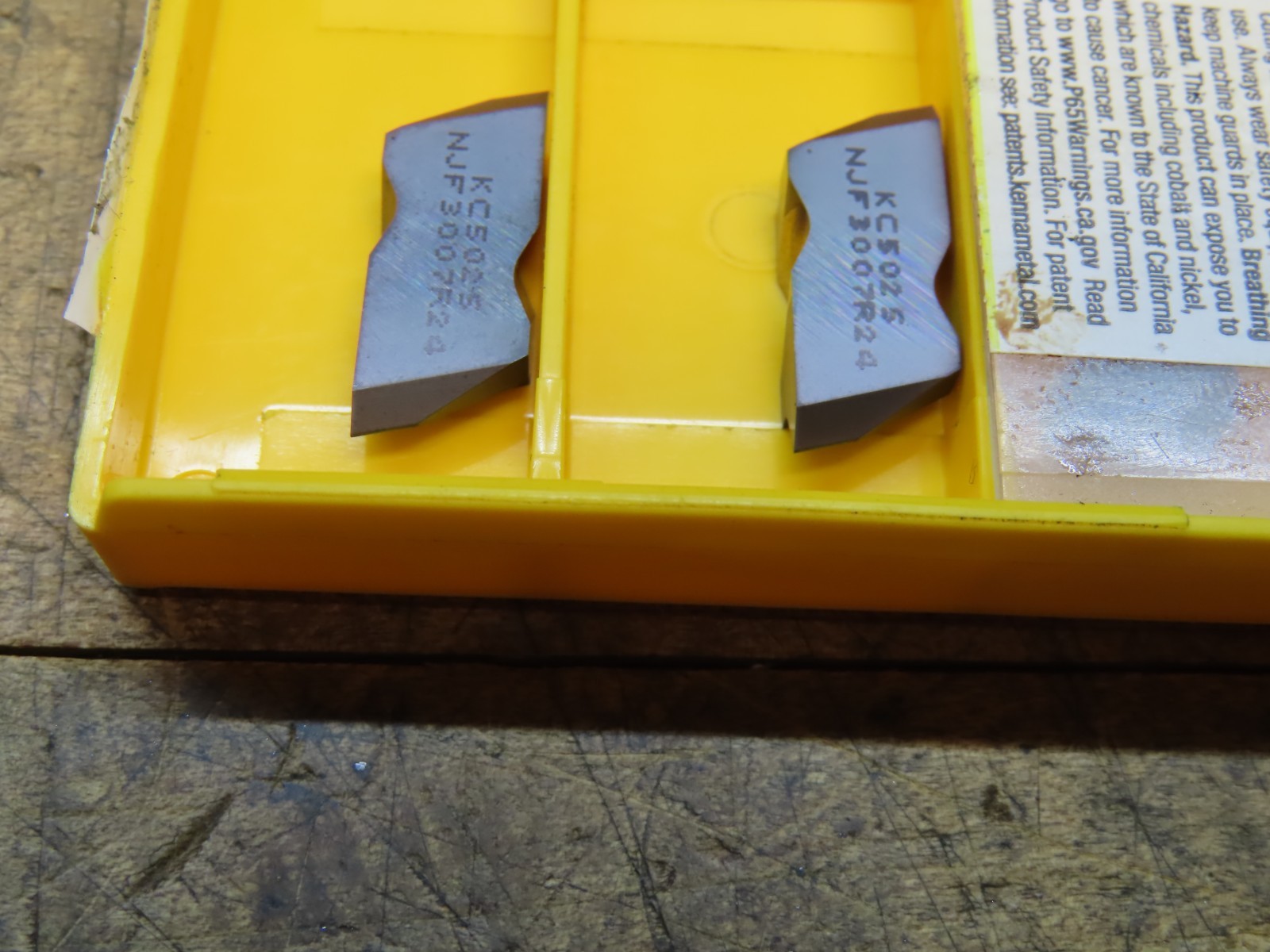 2 New Kennametal NJF3007R24 KC5025 carbide top notch threading insert