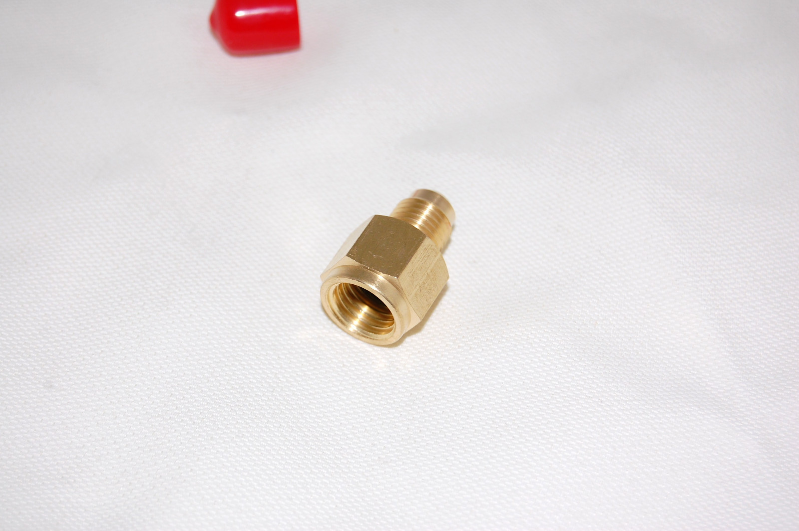 Adapter:1/4″MFL X1/2″ACME:R134a Drum/Vacuum Pump/R22 Manifold Gauge Connection