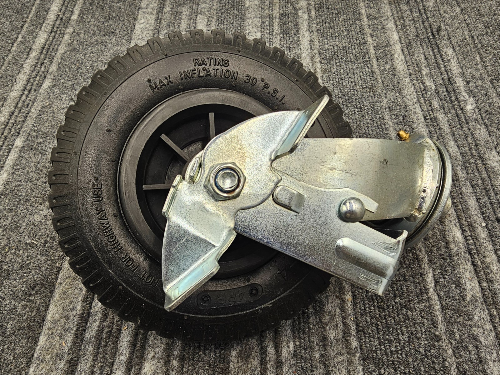 Heavy Duty Caster – Pneumatic Tire, 2.50-4 4PR, 7 inch Wheel Diameter