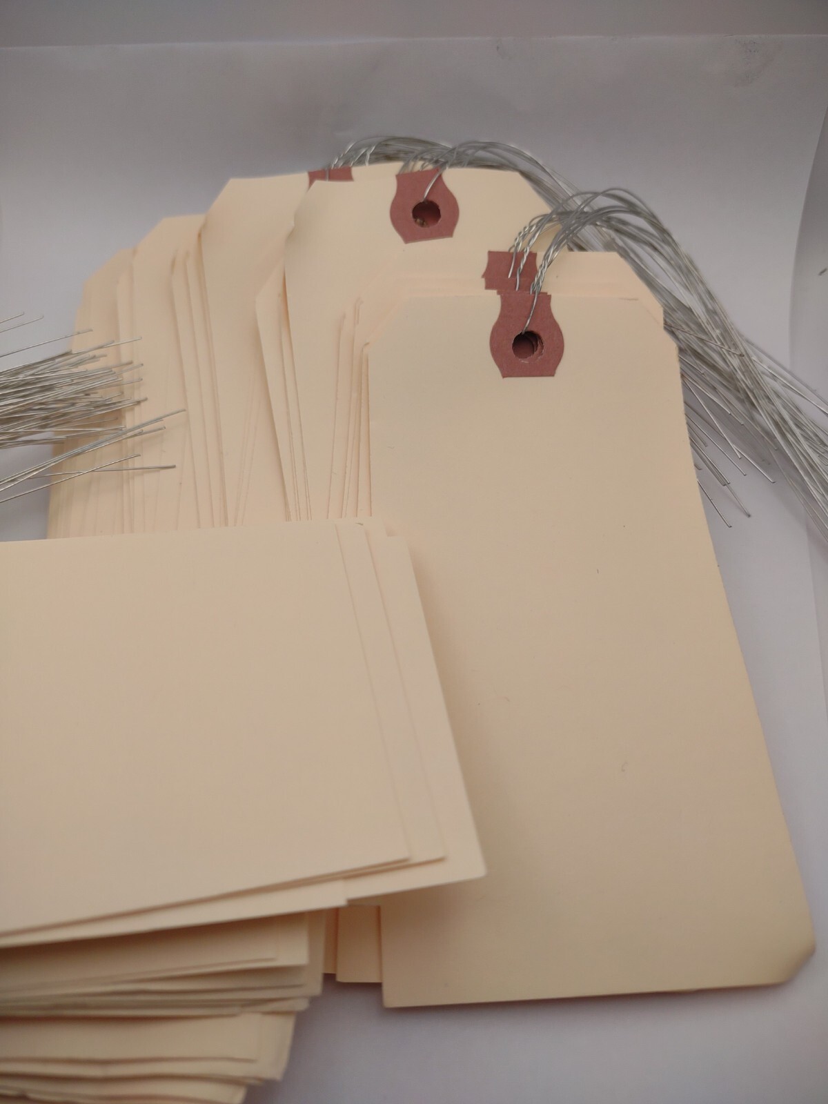 Lots of (100) No. #5 Manila Reenforced Wire Tags – Luggage – Inventory – Ship