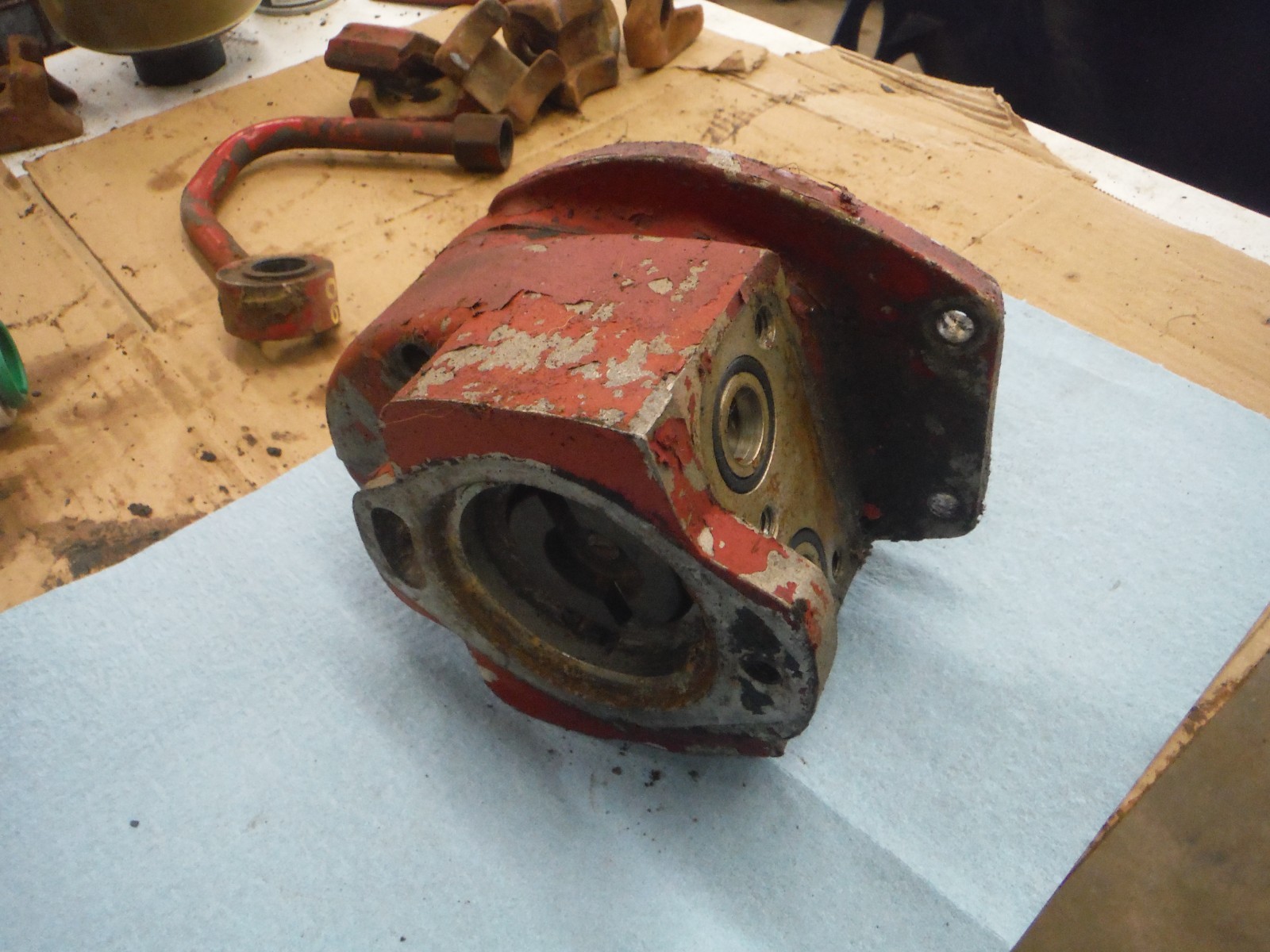 IH FARMALL LATE SUPER M, 400, 450 HYDRAULIC PUMP (2764)