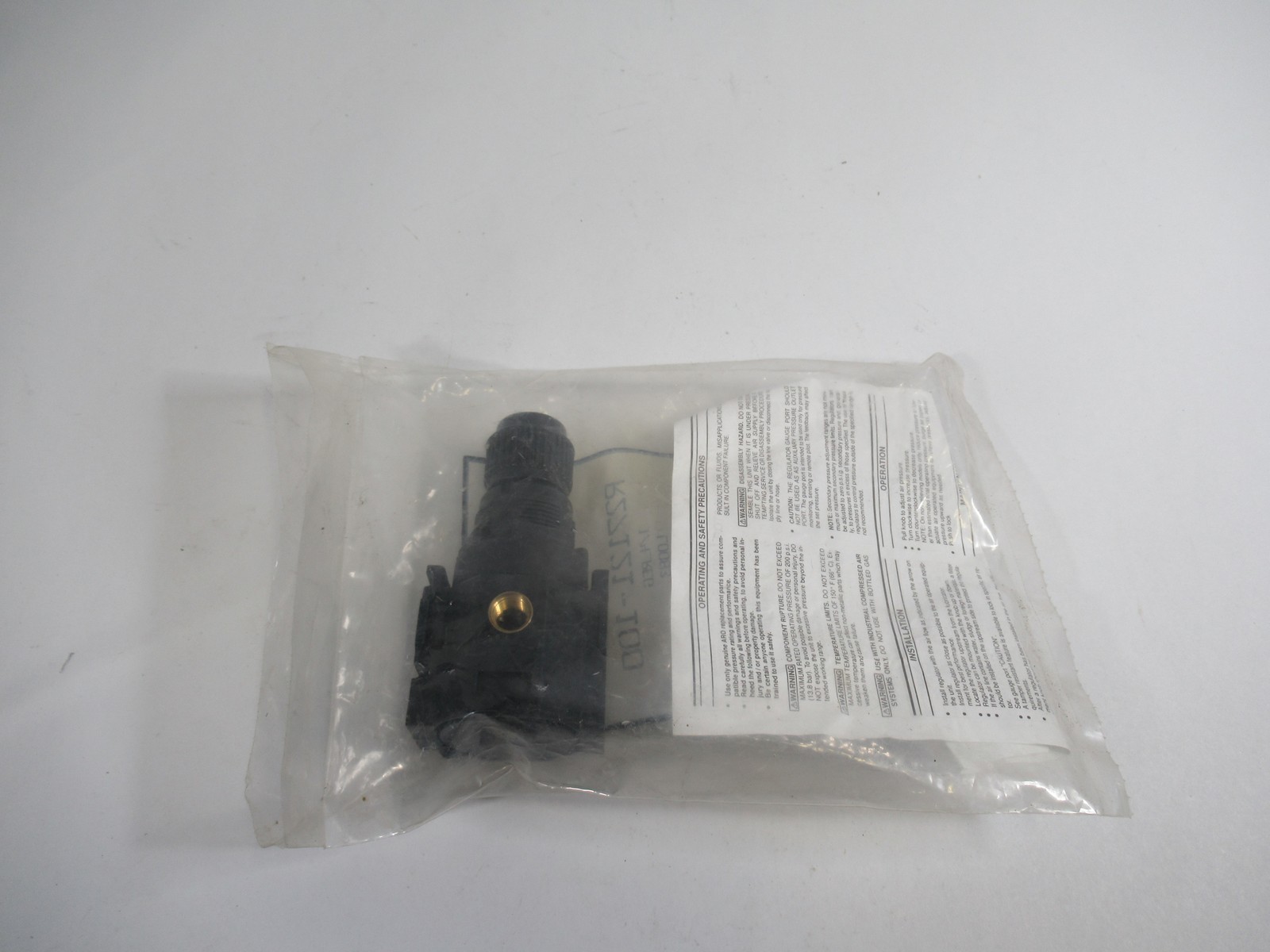 Aro R27121-100 1/4″ Pressure Regulator 200 psig 13.8 bar Max 5-125 psi NWB
