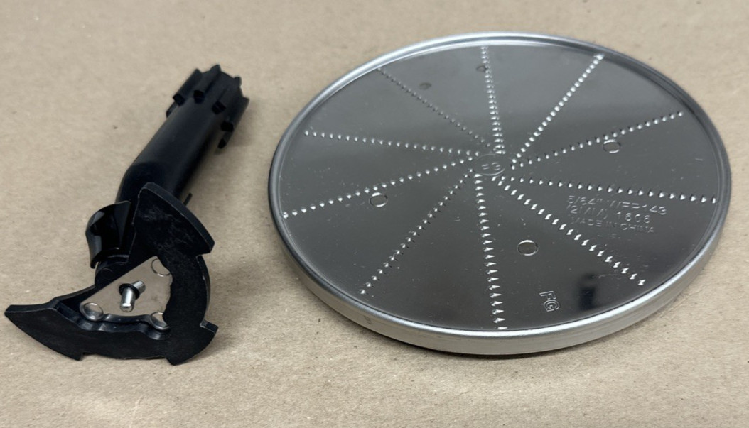 Waring WFP143 5/64″ 2 mm Grating & Shredding Disc Waring WFPSCK16 Disc Stem
