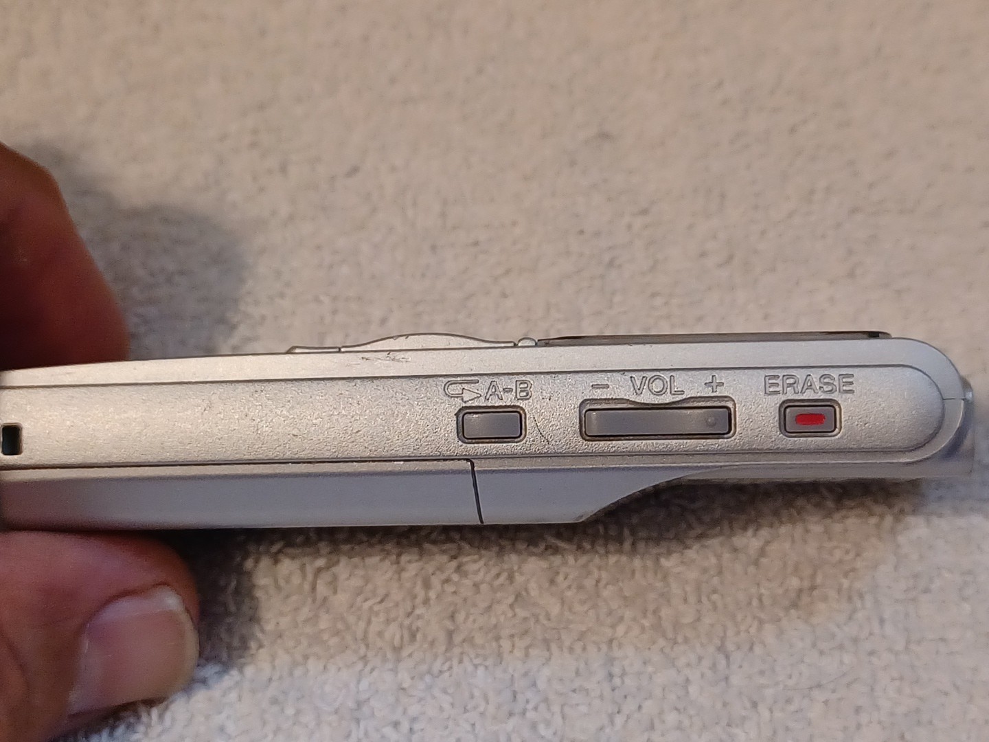 Sony ICD-BX800 (2048 MB, 89 Hours) Handheld Digital Voice Recorder L-91