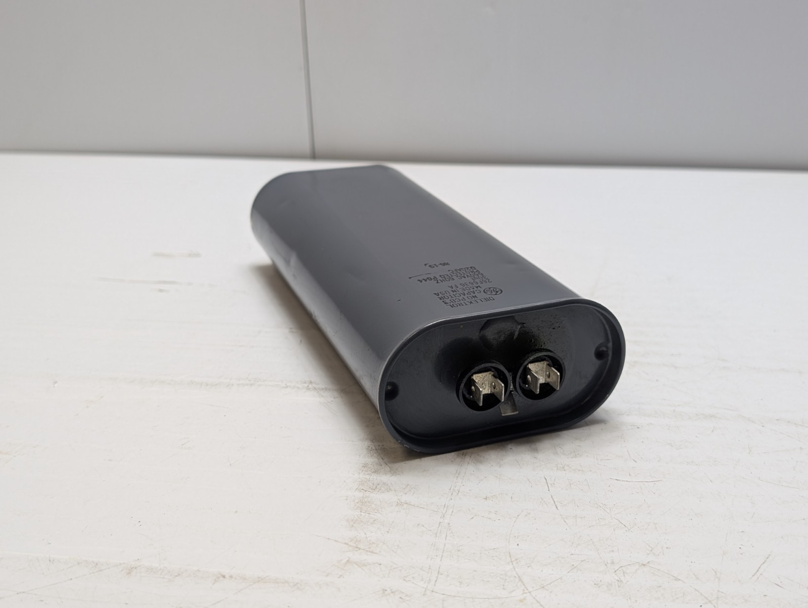 GENERAL ELECTRIC 26F6636FA Capacitor 30UF 660VAC 60HZ