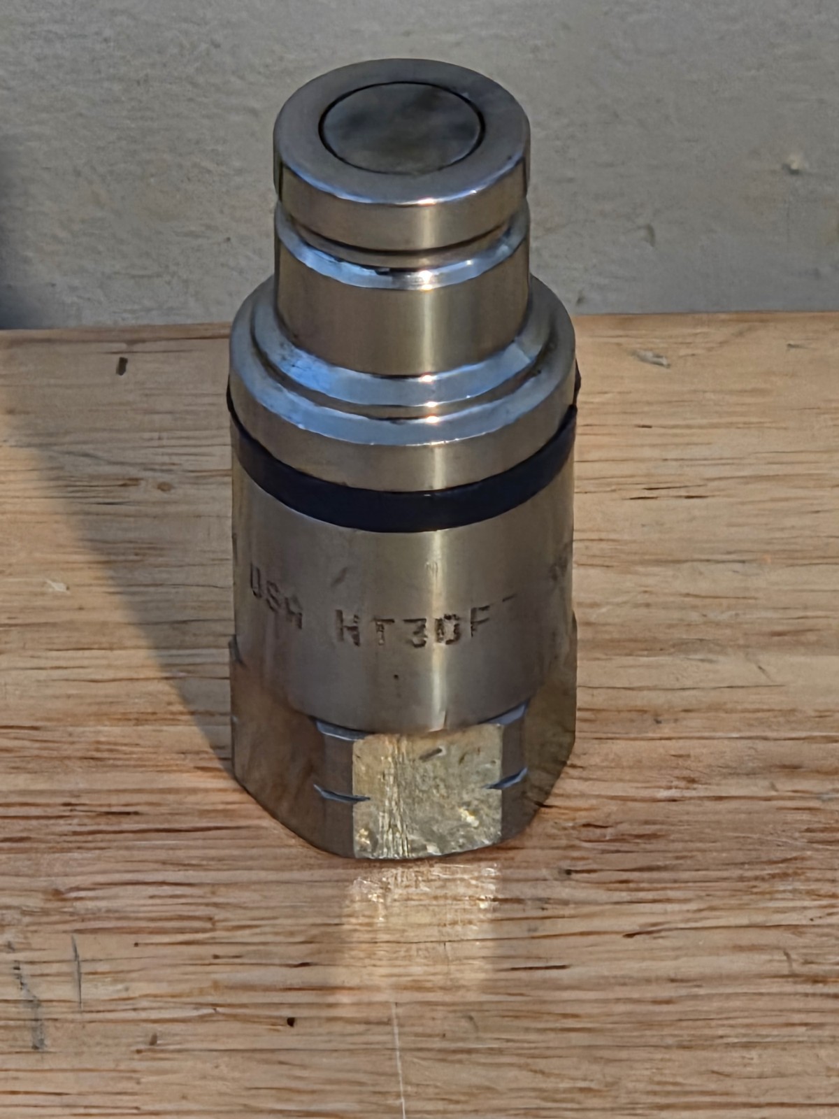 Dixon HT3BF3 Flushface Female Threaded Plug 3/8″ Npt 3/8″ Body 5000psi Max