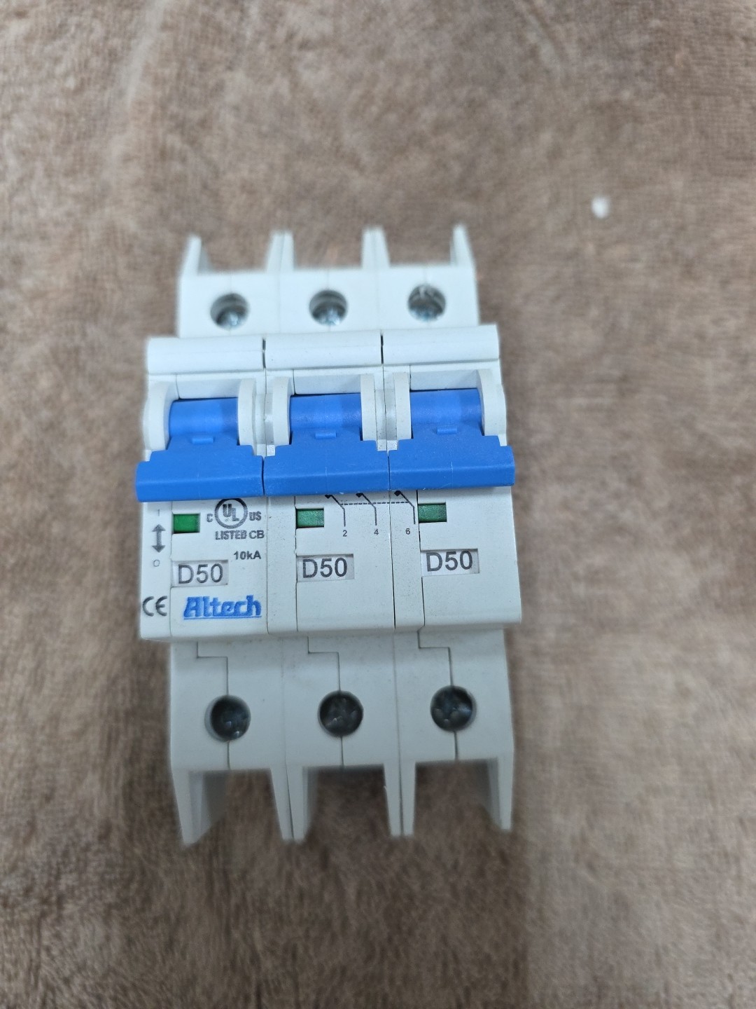 ALTECH UL489 BRANCH CIRCUIT BREAKER E305318 3-POLE UNIT AD-6670 480Y/277VAC