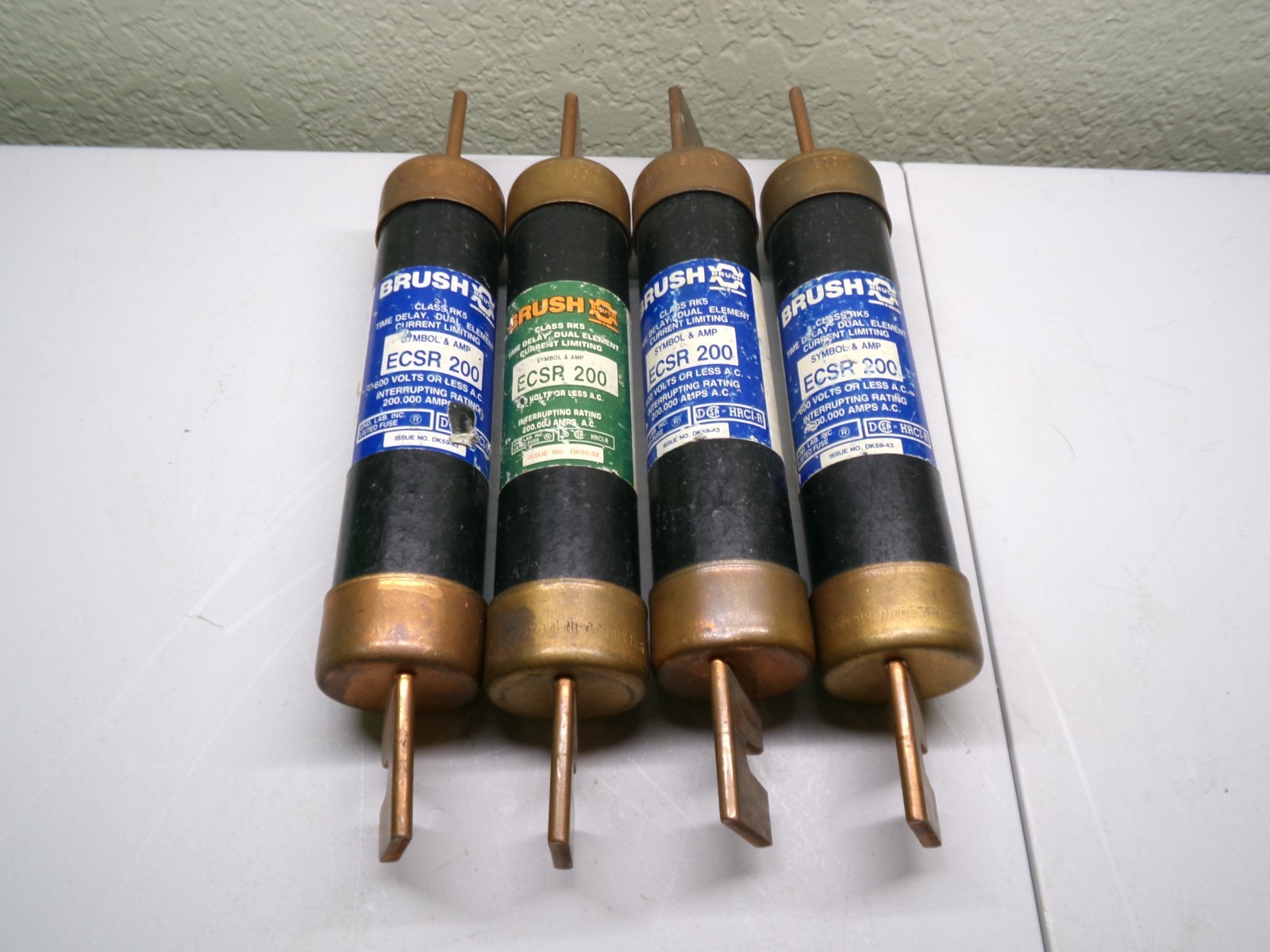 LOT OF 4 BRUSH ECSR200 DUAL ELEMENT TIME DELAY FUSES
