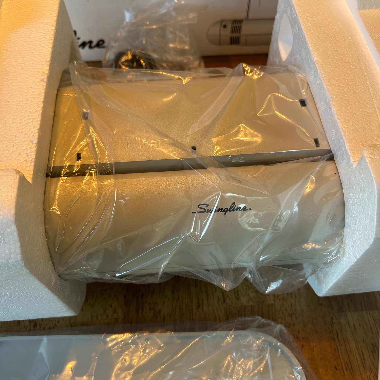 Swingline Commercial Electric 3 Hole Punch 28 Sheet Capacity Gray Model New