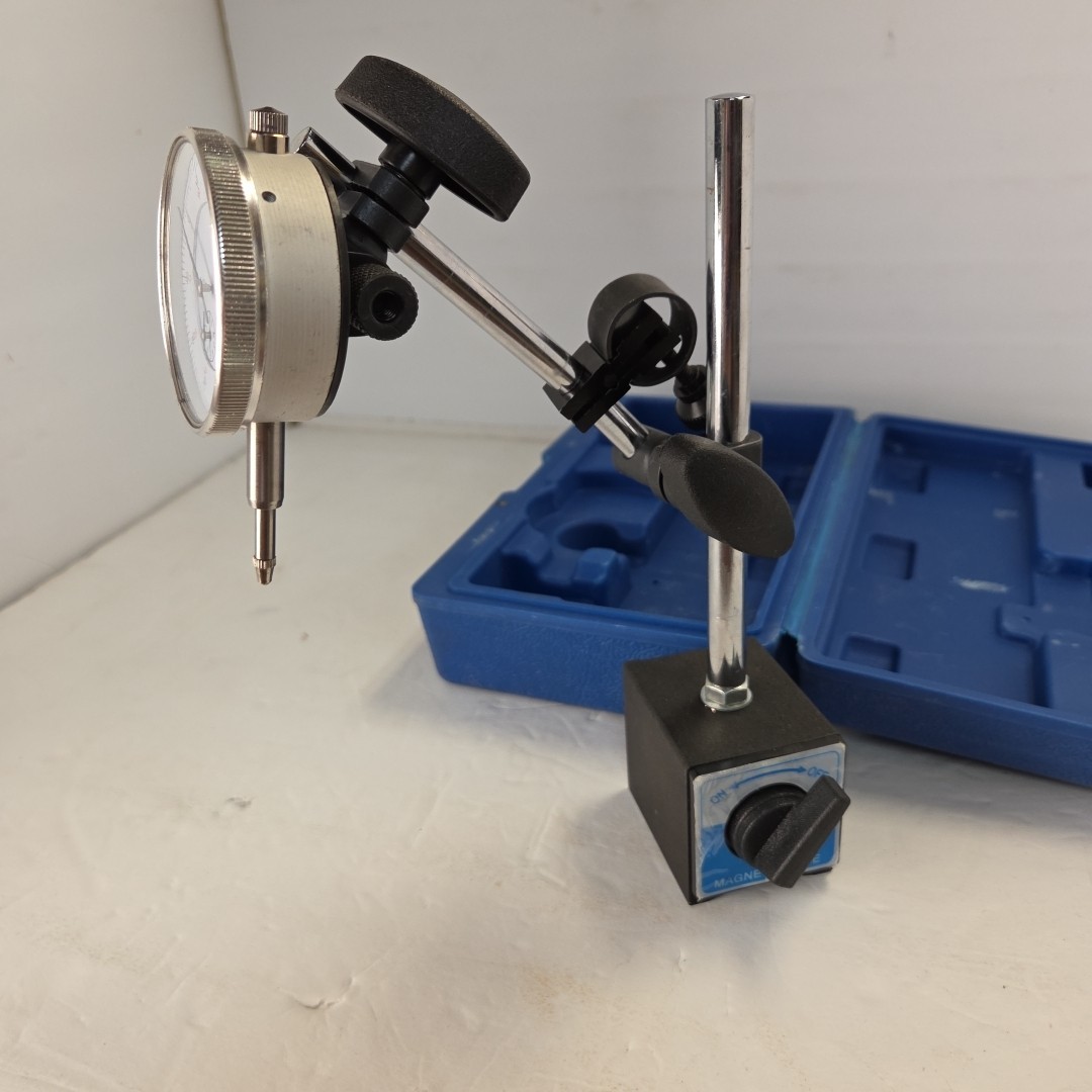 Indicator Set with -Magnetic Base Measuring Device