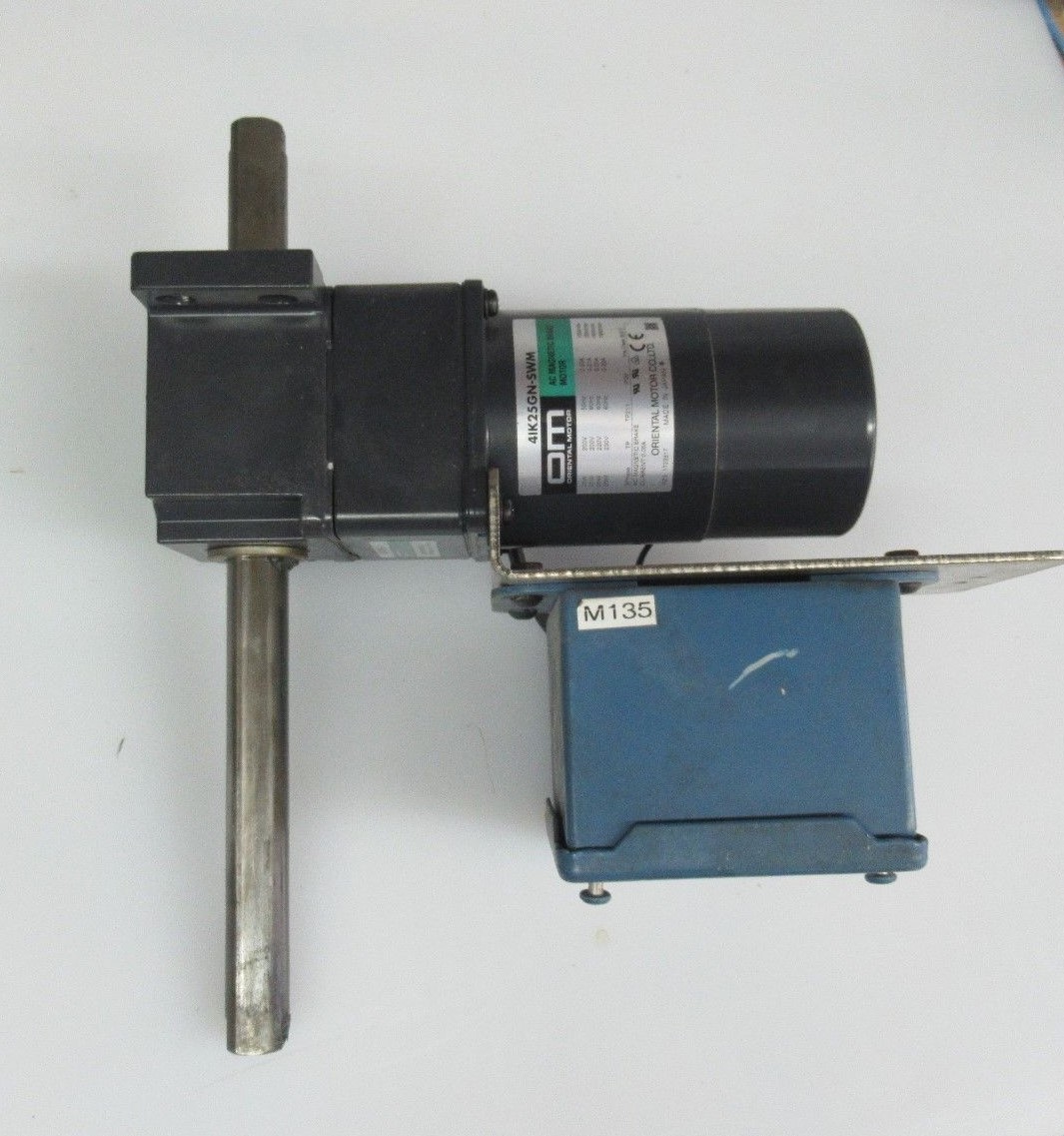 ORIENTAL MOTOR AC MAGNETIC BRAKE MOTOR 4IK25GN-SWM W/ GEAR REDUCER 4LF45N-2