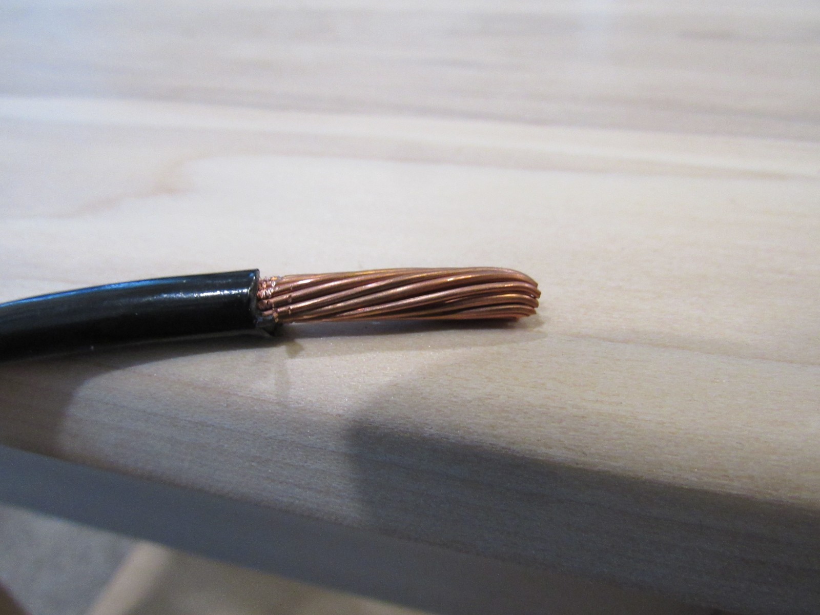 100 FT 6 AWG STRANDED COPPER THWN/THHN PVC INSULATION building 600V WIRE