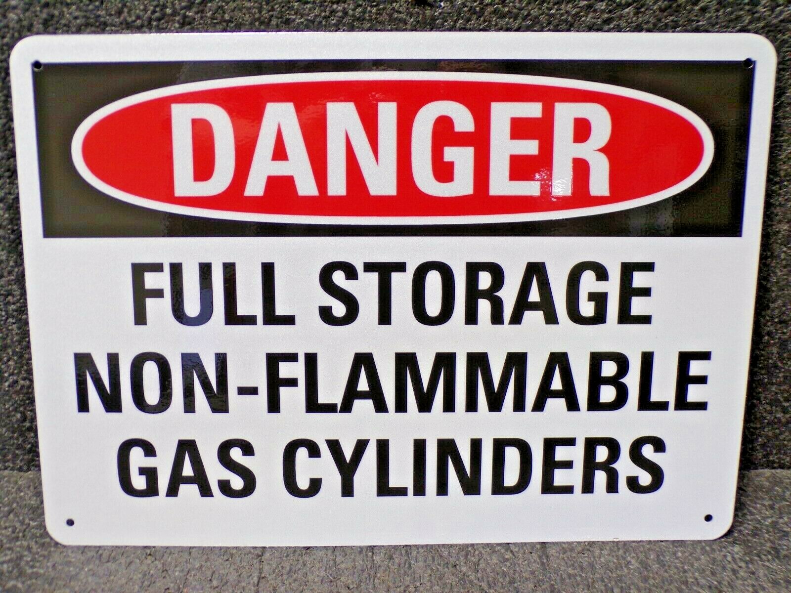 LYLE Chemical, Gas or Hazardous Materials, Danger, Recycled Aluminum, 10″ x 14″
