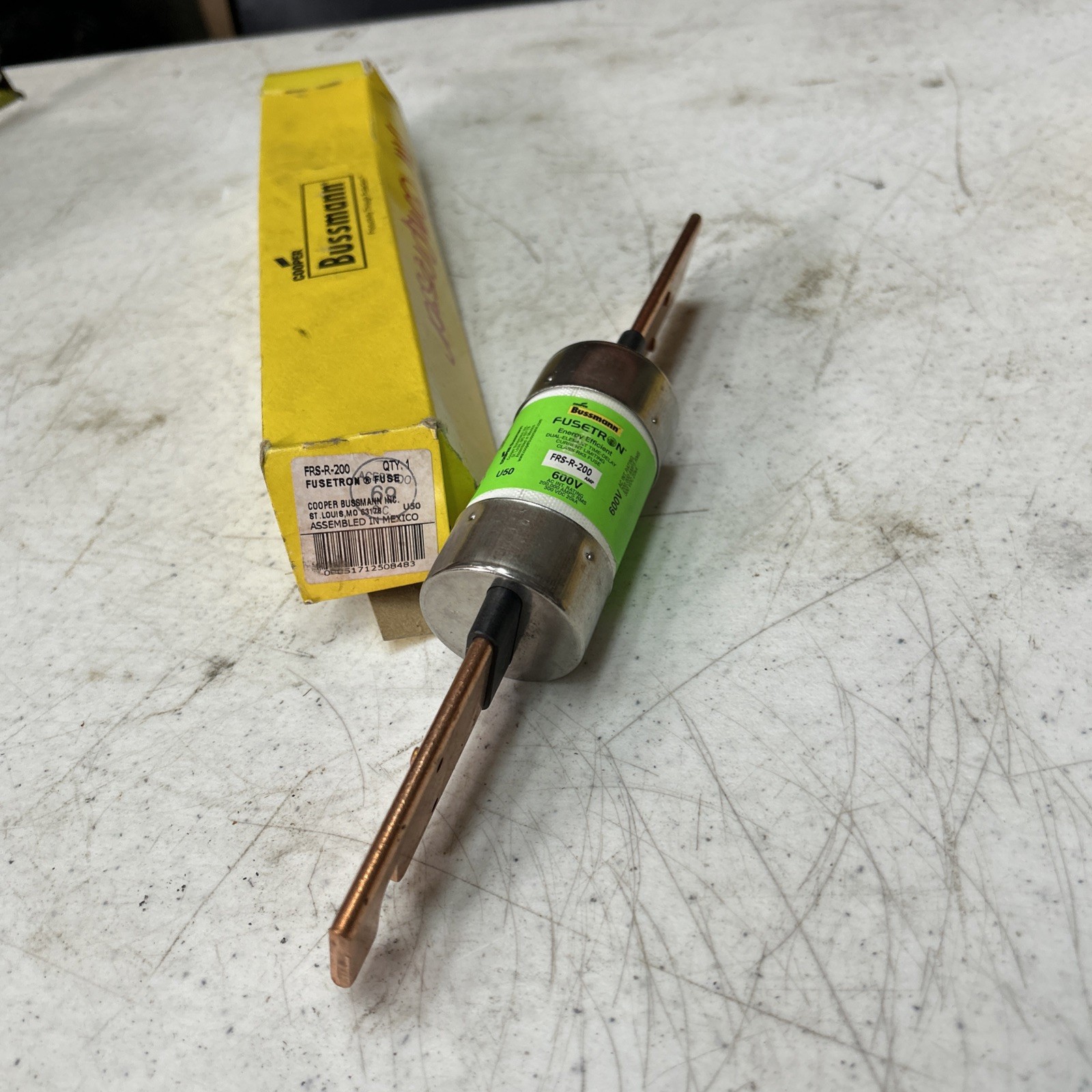 NIB- BUSSMANN – FRS-R-200 – Fusetron Dual Element Time-Delay, 200 Amp, 600 V