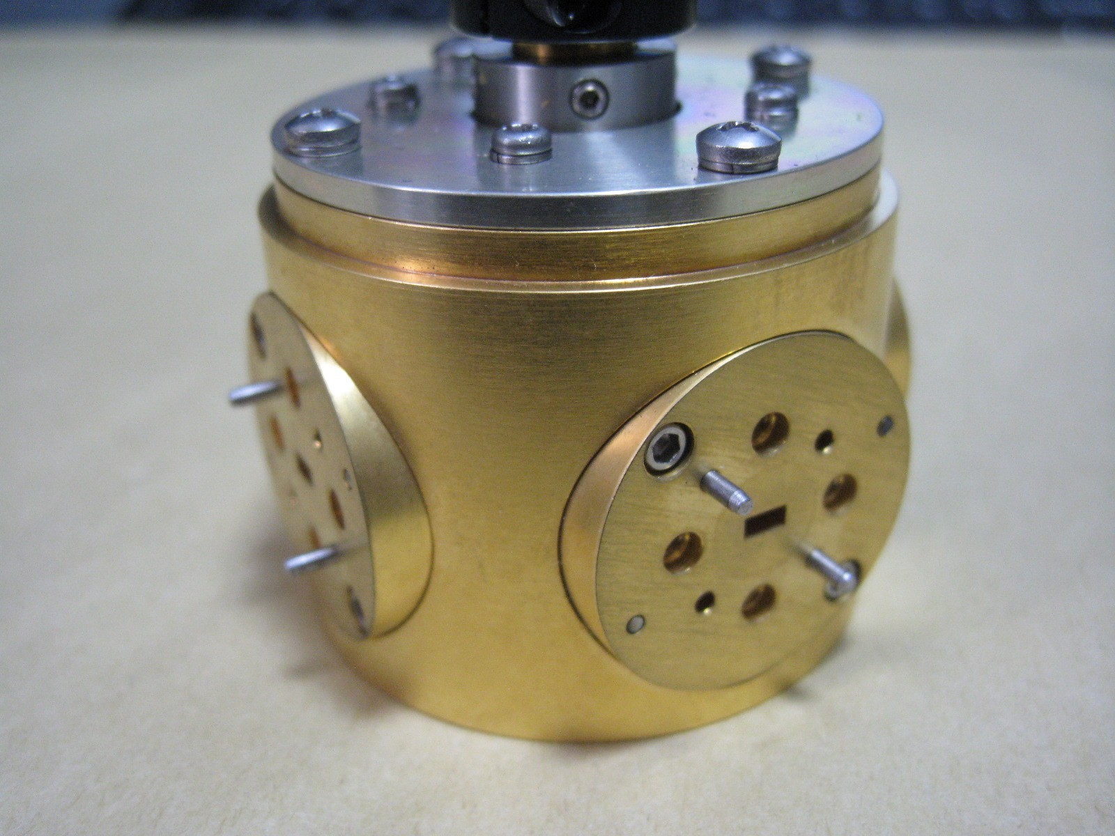 WR-15 Manual Operation Waveguide Switch 50-75GHz