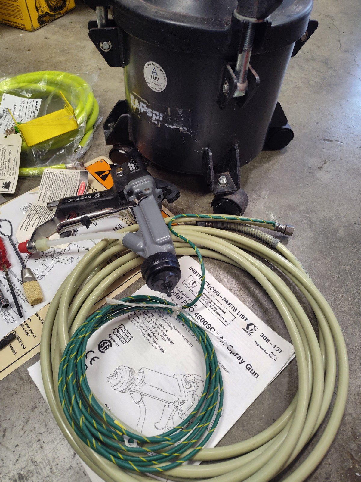 GRACO ELECTROSTATIC SPRAY SYSTEM W /NEW PRO 4500 SC GUN ETC, MUST SEE 💲SAVE💲