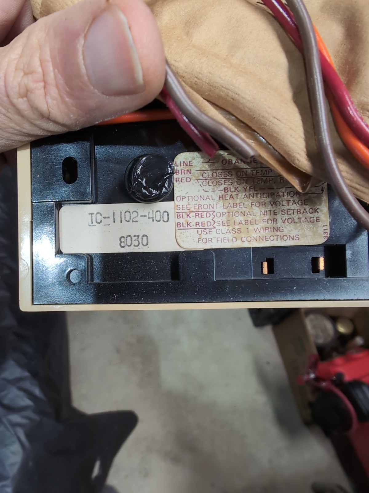 NOS Barber Colman Electronic Room Thermostat 2-Pos. TC-1102-400 Scale 45-75 Deg.