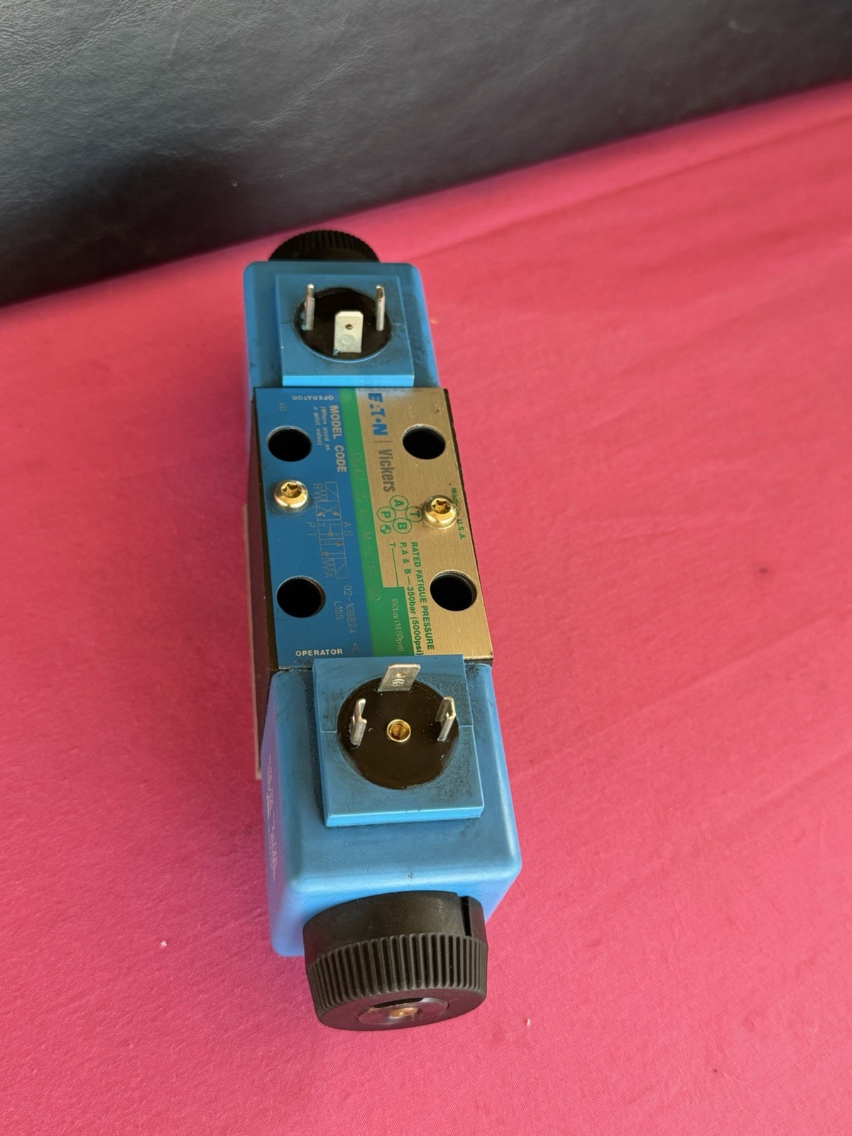 Eaton Vickers DG4V-3S-6C-M-U-B5-60