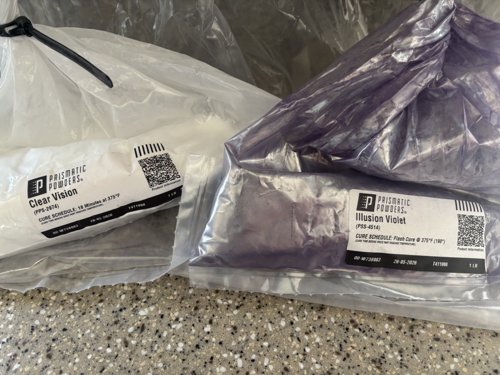 Prismatic Powders – Illusion Violet (PSS 4514), Clear Vision, (PPS-2974)