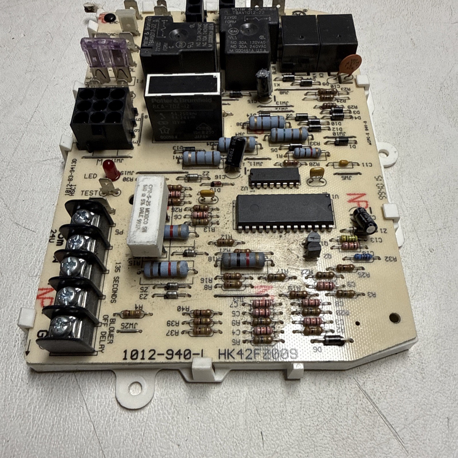 Carrier Bryant 1012-940-L Furnace Control Circuit Board HK42FZ009